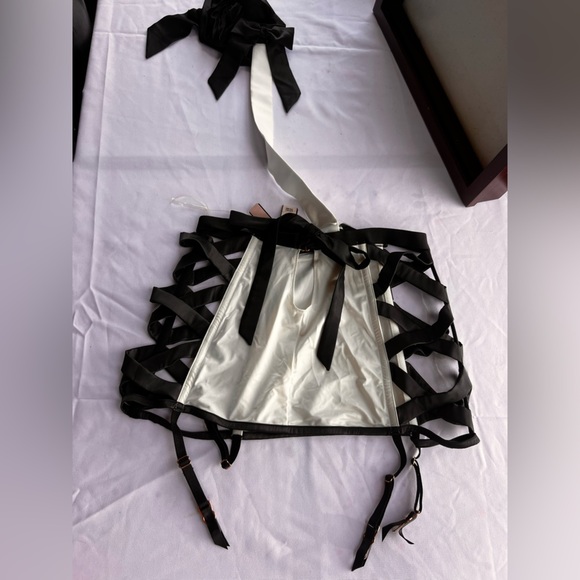 New! Victoria’s Secret black and white Bow Topped Playsuit Lingerie NWT small - Picture 2 of 9